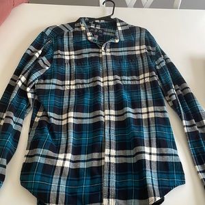 American Eagle Blue and Black Flannel, size large and great condition!